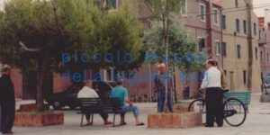 Chiacchiere in campo a San Pietro (1992)